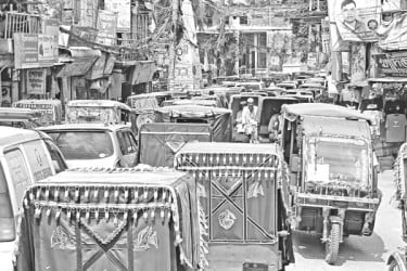 যানজটে দুর্বিষহ জীবন