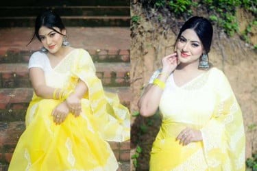 বান্ধব নিয়ে মৌ খান