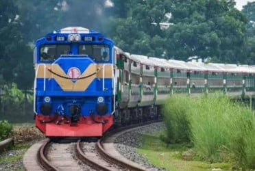 ৫ ঘণ্টা পর ঢাকার সঙ্গে উত্তরবঙ্গের ট্রেন চলাচল স্বাভাবিক