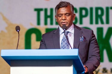 ভারতকে কবে ট্রফি দেওয়া হবে জানালেন বুলবুল