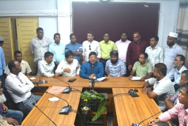 বরিশালে টাইফয়েড টিকাদানের লক্ষ্যমাত্রা ৬ লাখ, স্বাস্থ্য সহকারীদের বর্জন