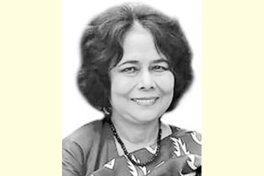 নারী সংগঠন, দলছুট হওয়া কেন!