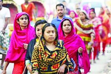 ৫৫ শতাংশ নারী পোশাকশ্রমিক মানসিক সহিংসতার শিকার