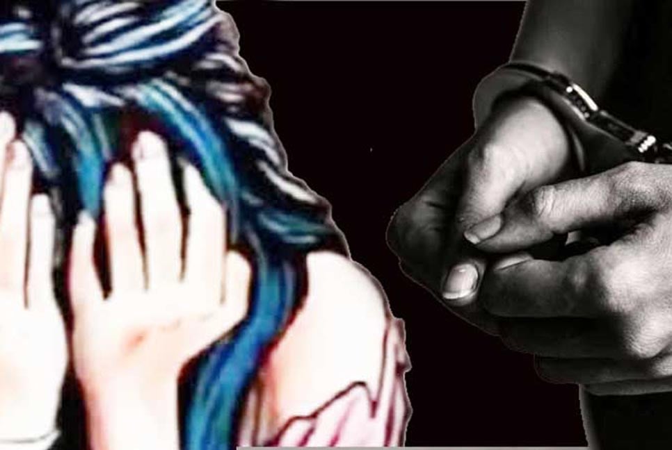 রাজধানীতে বাসে নারী যাত্রীকে শ্লীলতাহানি, দুইজন আটক
