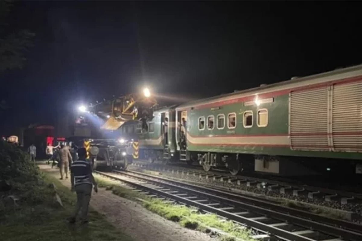ভাঙ্গুড়ায় ট্রেনযাত্রী ও গ্রামবাসীর সংঘর্ষে বেশ কয়েকজন আহত