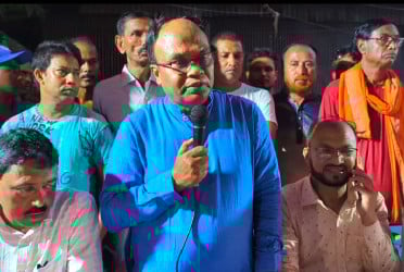 মোংলায় দুর্গাপূজায় শুভেচ্ছা ও উপহার সামগ্রী বিতরণ করল উপজেলা বিএনপি