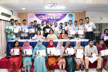 পুনাকের উদ্যোগে কৃতি শিক্ষার্থী সংবর্ধনা