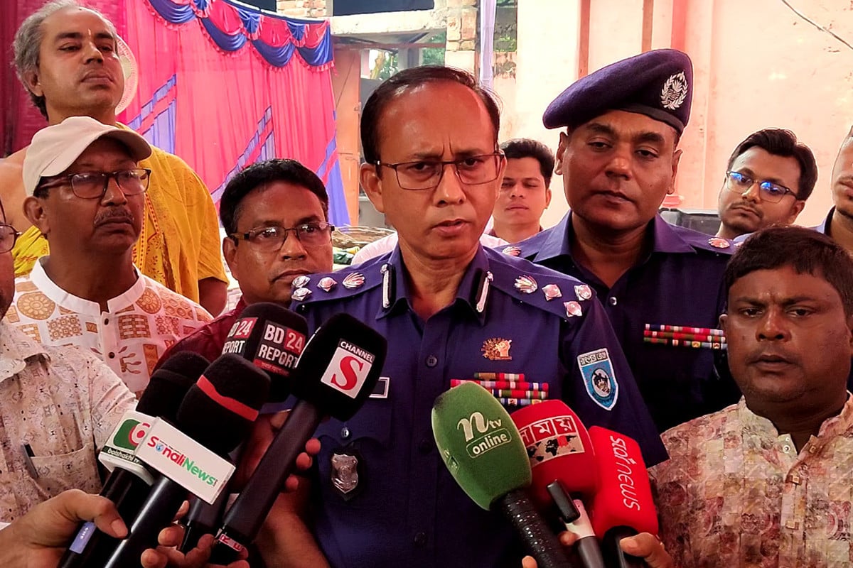 আমাদের সম্প্রীতির বন্ধনকে কেউ নস্যাৎ করতে পারবে না : ডিআইজি আমিনুল