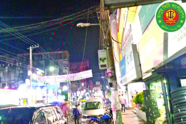 জ্বলে না সড়কবাতি