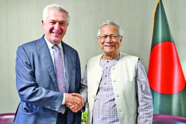 কিছু আন্তর্জাতিক মহল নির্বাচন চায় না : প্রধান উপদেষ্টা