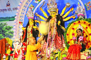 কুমারী পূজায় নারীশক্তির বন্দনা