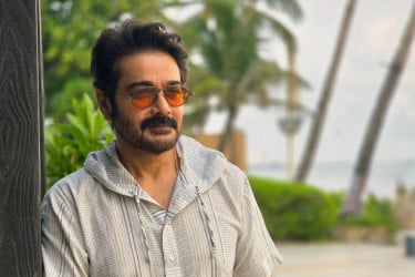 সিনেমা মুক্তির দ্বন্দ্বে বিশ্বাসী নন প্রসেনজিৎ