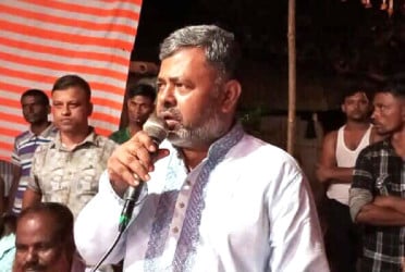 দেশে উৎসবমুখর পরিবেশে দুর্গাপূজা পালিত হচ্ছে