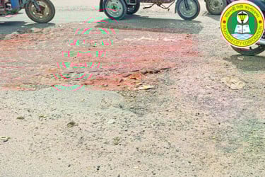 খানাখন্দে ক্ষতবিক্ষত নগর সড়ক