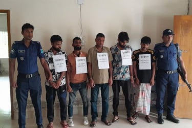 ঢাকা-বরিশাল মহাসড়কে ডাকাত দলের ১৩ সদস্য গ্রেপ্তার