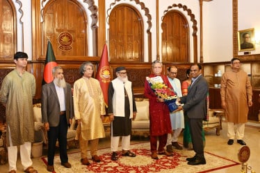 হিন্দু ধর্মাবলম্বীদের সঙ্গে রাষ্ট্রপতির শুভেচ্ছা বিনিময়