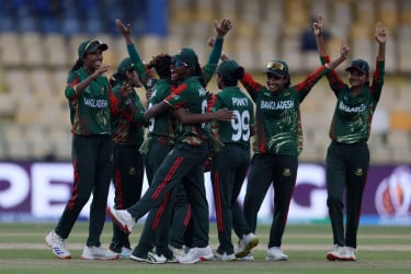 টাইগ্রেসদের ঘূর্ণিতে ১২৯ রানে গুটিয়ে গেল পাকিস্তান