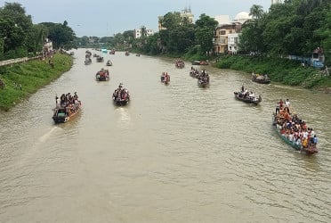নৌকা থেকে নদীতে পড়ে কিশোর নিখোঁজ