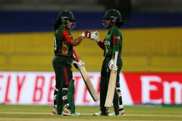 পাকিস্তানকে উড়িয়ে বিশ্বকাপ অভিযান শুরু বাংলাদেশ নারী দলের