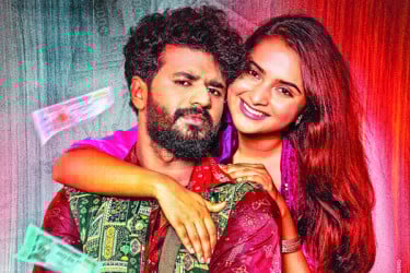 ভাসমান জীবনের সঙ্গে জড়িয়ে ফারহান-কেয়া