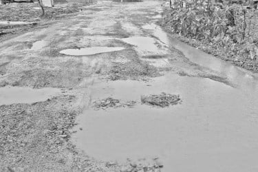 ৯ কিমিতে ভোগান্তি ২ লাখ মানুষের