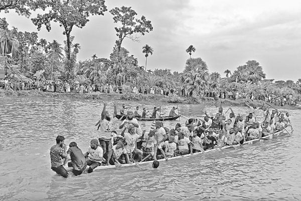 ঐতিহ্যবাহী নৌকাবাইচ