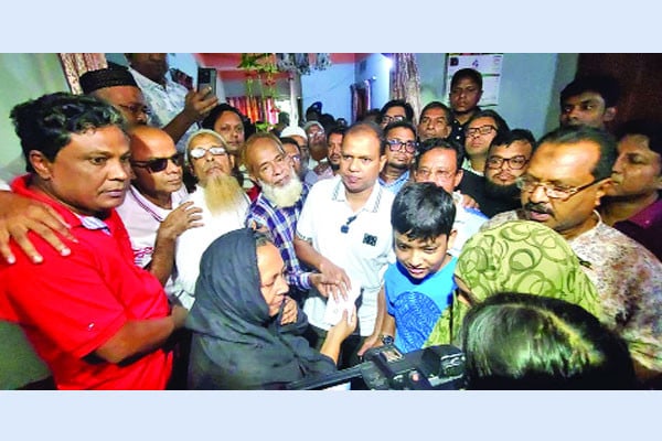 নিহত যুবদল নেতা রাহুলের পরিবারের পাশে তারেক রহমান