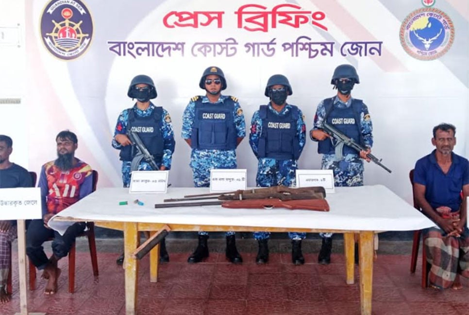 সুন্দরবনে দস্যু জাহাঙ্গীরের আস্তানা থেকে ৪ জেলে উদ্ধার