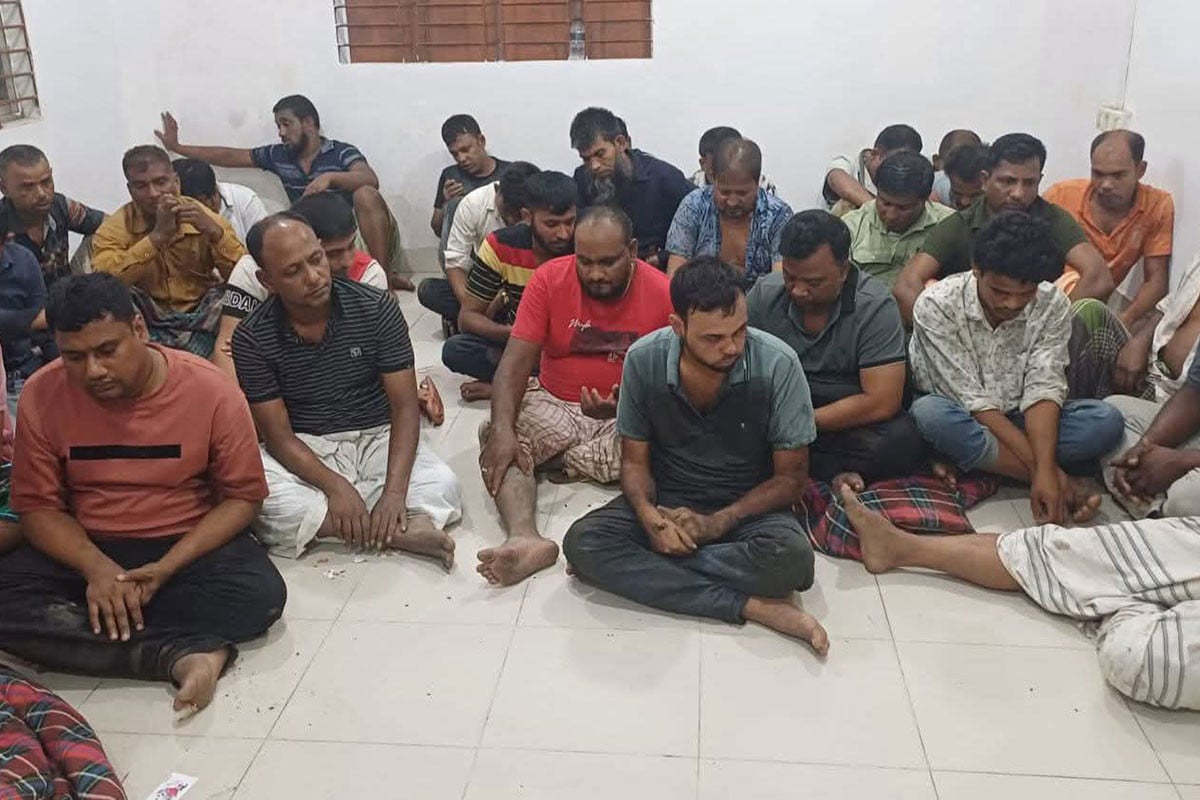 আশুলিয়ায় ৯ লক্ষাধিক টাকাসহ ২৮ জুয়াড়ি আটক