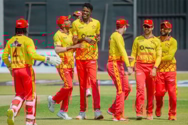 কেনিয়াকে কাঁদিয়ে বিশ্বকাপে ফিরল জিম্বাবুয়ে