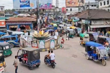 স্বাভাবিক জনজীবনে ফিরছে খাগড়াছড়ি