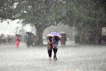 সন্ধ্যার মধ্যে ১০ জেলায় ঝড়-বৃষ্টির আভাস