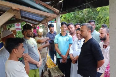 ক্যান্সার আক্রান্ত ছরোয়ারের পাশে থাকার আশ্বাস উপজেলা প্রশাসনের