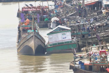 সাগর ও নদীতে ইলিশ ধরায় নিষেধাজ্ঞা