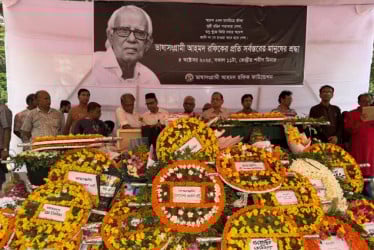 ভাষা সৈনিক রফিকের মরদেহে শেষ শ্রদ্ধা
