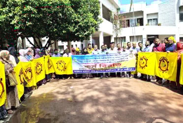 শ্রীপুরে ছয় দফা দাবিতে স্বাস্থ্য সহকারীদের কর্মবিরতি