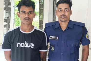 বরিশালে গৃহবধূকে ধর্ষণের অভিযোগে গ্রেফতার ১