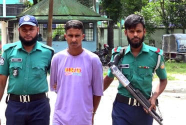 রংপুরে গৃহবধূকে হত্যায় স্বামী গ্রেফতার