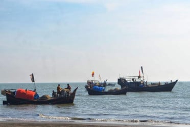 কুয়াকাটায় ৫ জেলে নিখোঁজ