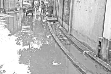 সড়কে জলাবদ্ধতা, খানাখন্দ