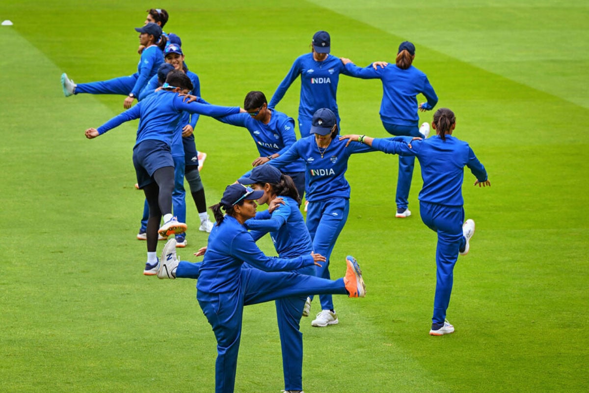 প্রেমাদাসায় ভারতের অনুশীলনের সময় মাঠে সাপ