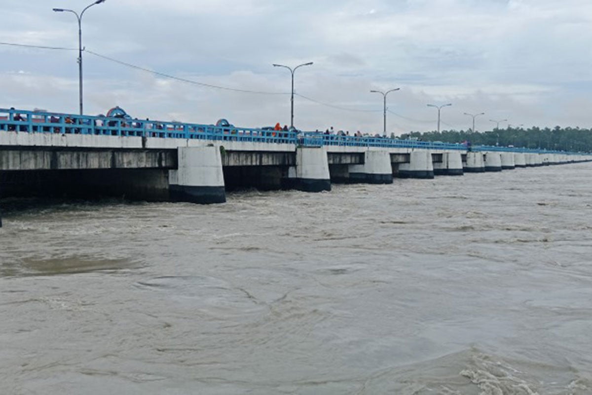 বিপৎসীমার কাছাকাছি তিস্তার পানি, নিম্নাঞ্চল প্লাবিত