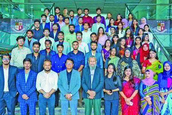 স্বপ্ন গড়ার সৃজনশীল দল
