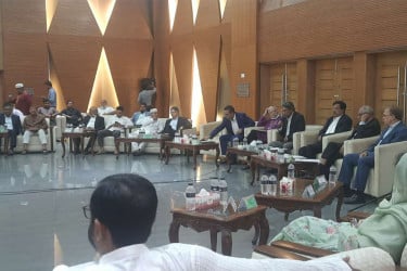 জুলাই সনদ : রাজনৈতিক দলের সঙ্গে ঐকমত্য কমিশনের আলোচনা শুরু