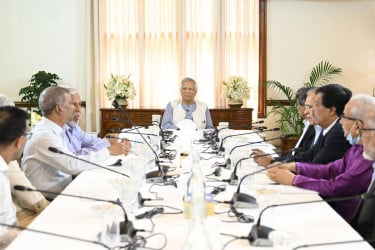 খুব শিগগিরই অন্তর্বর্তীকালীন সরকারের কাছে চূড়ান্ত প্রতিবেদন দেবে জাতীয় ঐকমত্য কমিশন