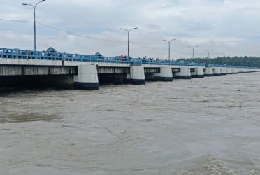 বিপৎসীমার ওপরে প্রবাহিত তিস্তার পানি, নিম্নাঞ্চল প্লাবিত