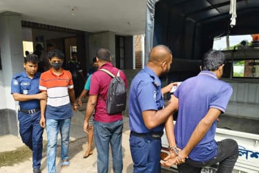 কুষ্টিয়ায় তরুণকে আটকে রেখে চাঁদা দাবি, গ্রেপ্তার দুই