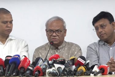 উড়ালসেতু নয়, মেধা-প্রযুক্তিনির্ভর শিক্ষাই জাতির মেরুদণ্ড : রিজভী