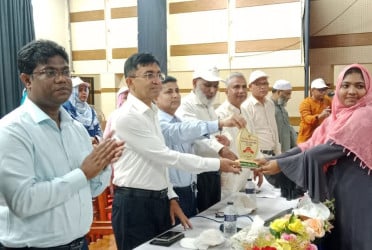 নীলফামারীতে সম্মাননা পেলেন সাত শিক্ষক