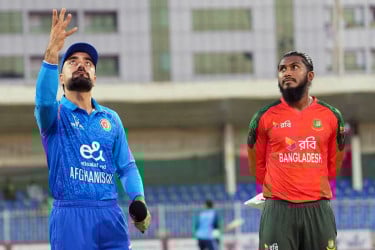 হোয়াইটওয়াশের লক্ষ্যে টস জিতে ফিল্ডিংয়ে বাংলাদেশ